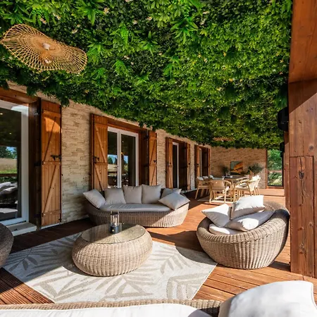 De Gamme - Le Gageac - Piscine & *